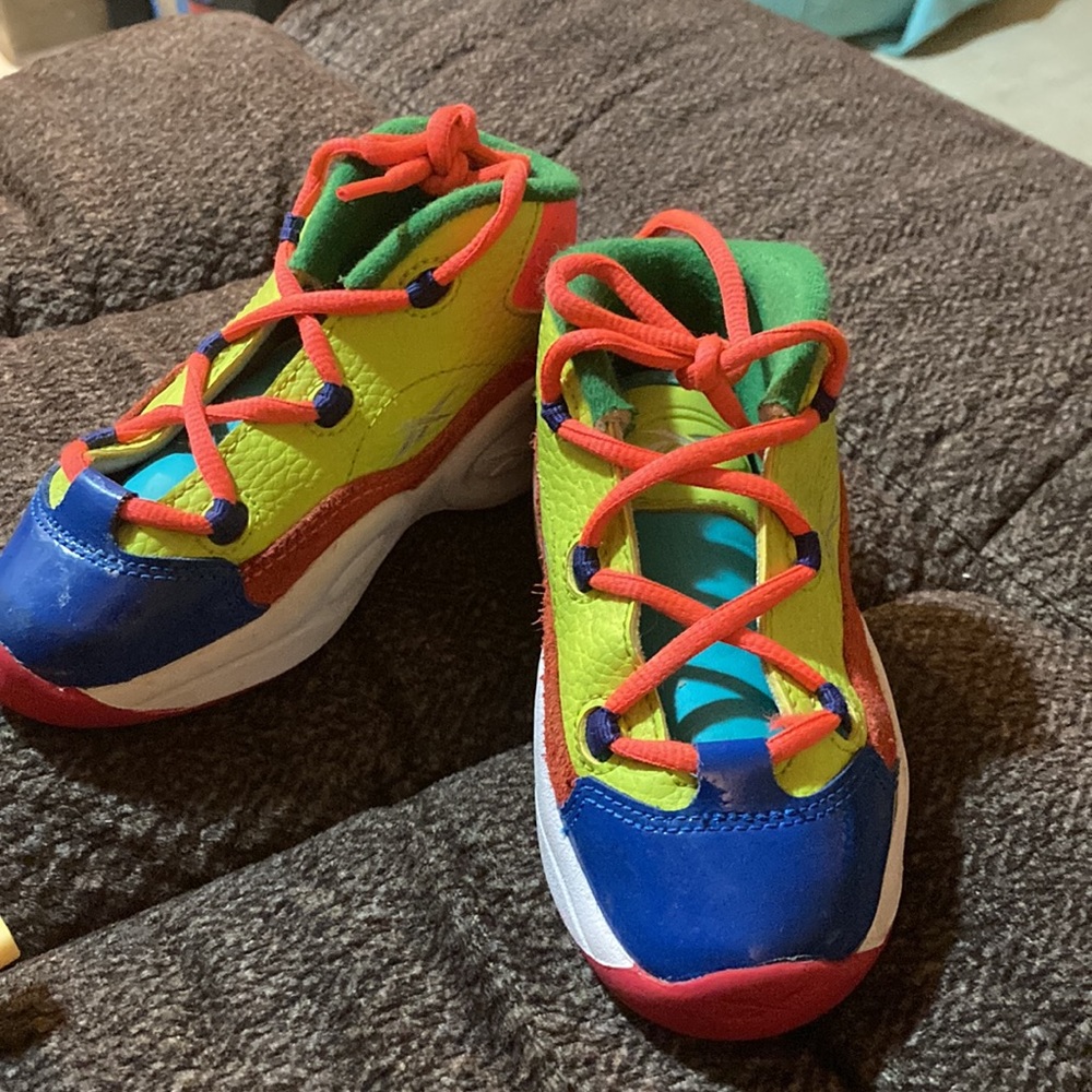 Colorful Reebok toddler size 10 - Picture 4 of 4